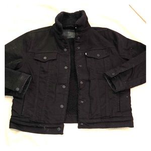 Black Levi fur lined coat sz Large